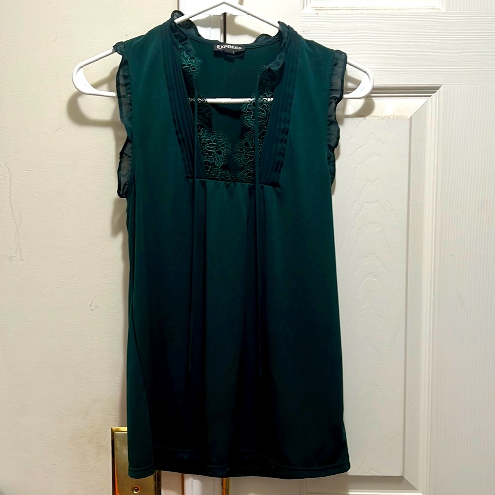 Express sleeveless blouse with lace trim. Dark green XS